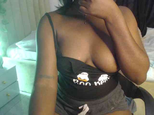 mia-boobs webcam