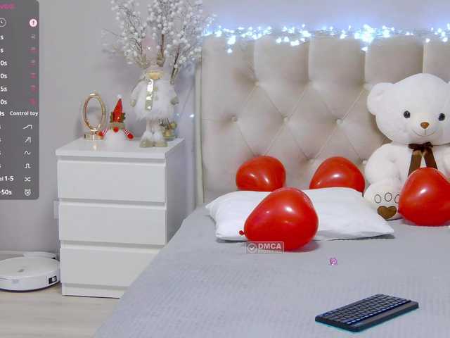 Lisa666-2's BongaCams show and profile