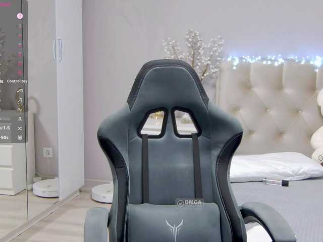 Lisa666-2's BongaCams show and profile