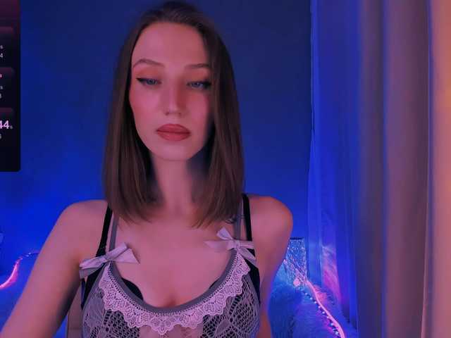 ellaamber's BongaCams show and profile