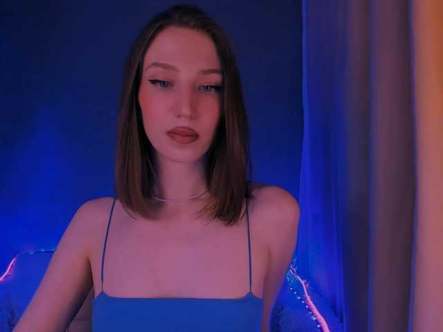ellaamber's BongaCams show and profile