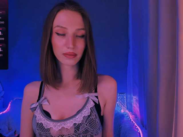 ellaamber's BongaCams show and profile