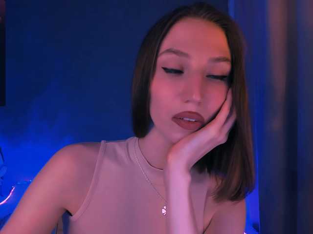 ellaamber's BongaCams show and profile