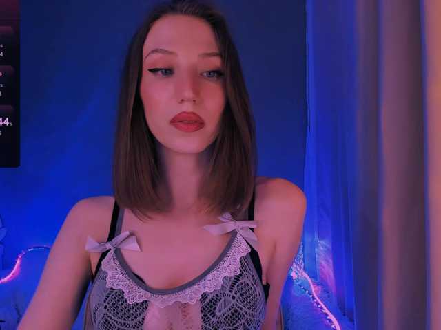 ellaamber's BongaCams show and profile