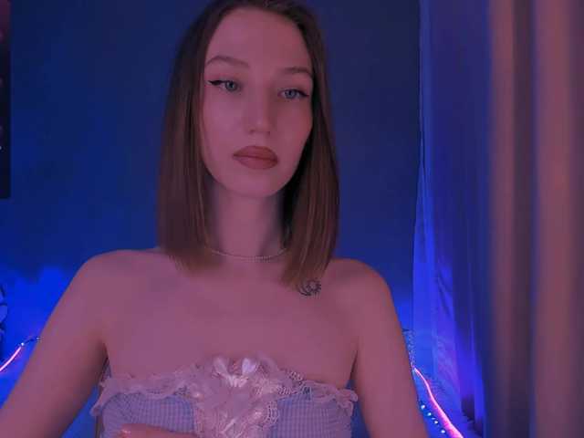 ellaamber's BongaCams show and profile