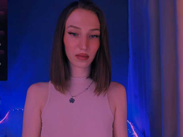 ellaamber's BongaCams show and profile