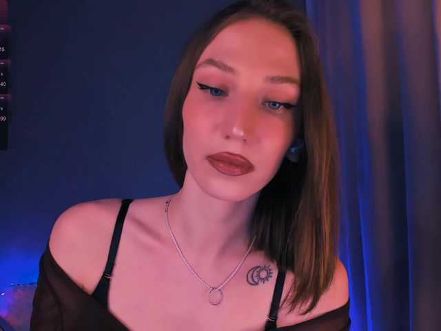ellaamber's BongaCams show and profile