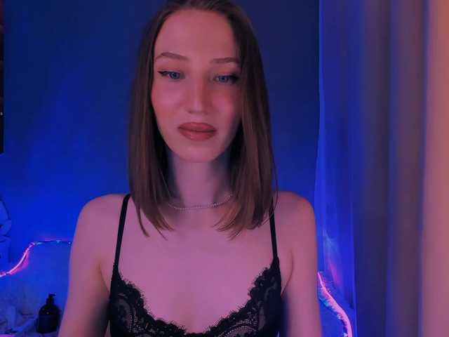 ellaamber's BongaCams show and profile