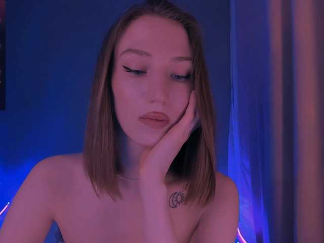 ellaamber's BongaCams show and profile