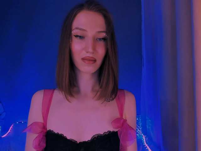 ellaamber's BongaCams show and profile