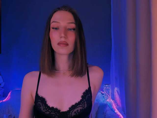 ellaamber's BongaCams show and profile