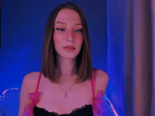 ellaamber's BongaCams show and profile