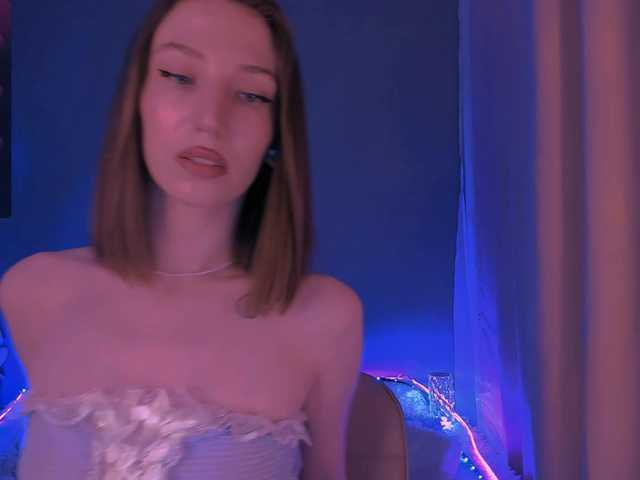 ellaamber's BongaCams show and profile