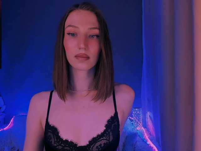 ellaamber's BongaCams show and profile