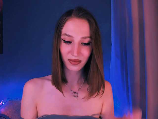 ellaamber's BongaCams show and profile