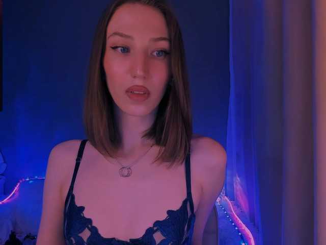 ellaamber's BongaCams show and profile