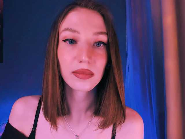 ellaamber's BongaCams show and profile