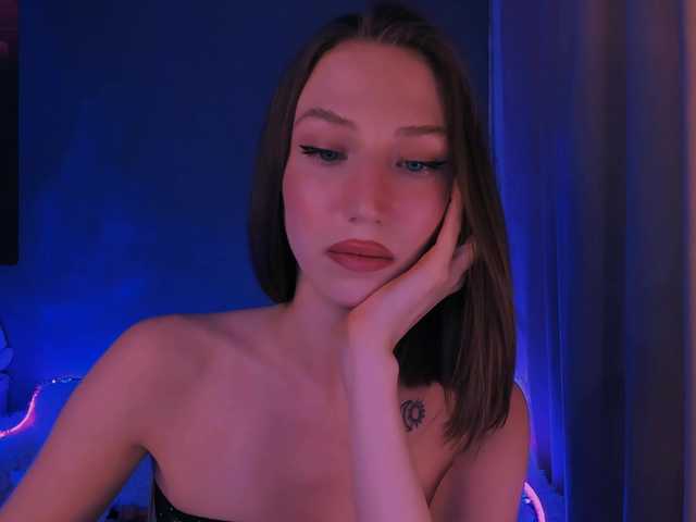 ellaamber's BongaCams show and profile