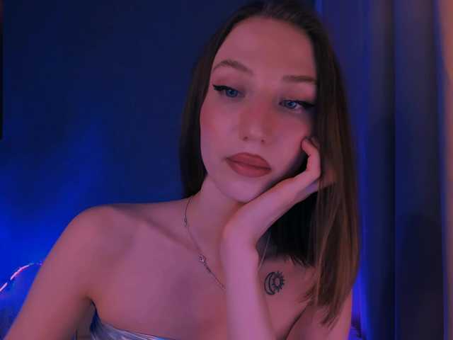 ellaamber's BongaCams show and profile