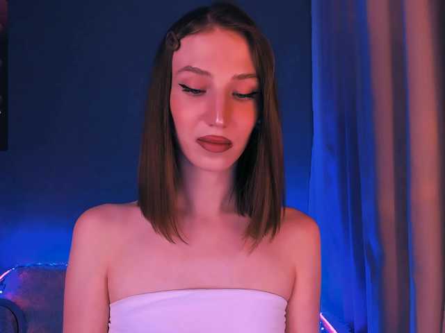 ellaamber's BongaCams show and profile