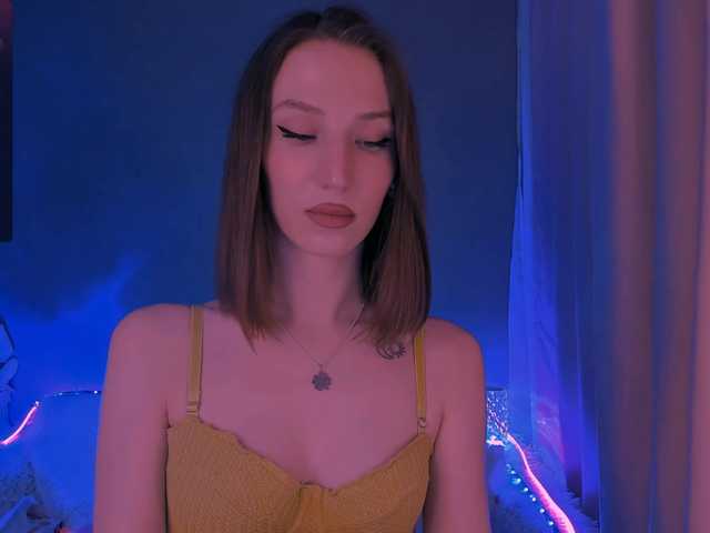 ellaamber's BongaCams show and profile