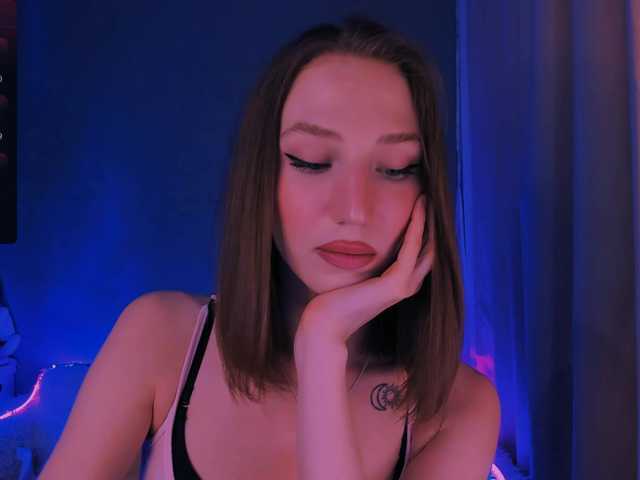 ellaamber's BongaCams show and profile