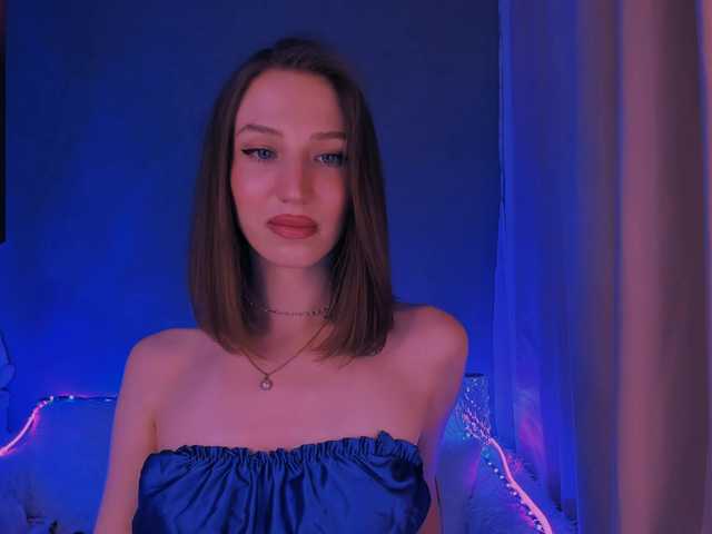 ellaamber's BongaCams show and profile