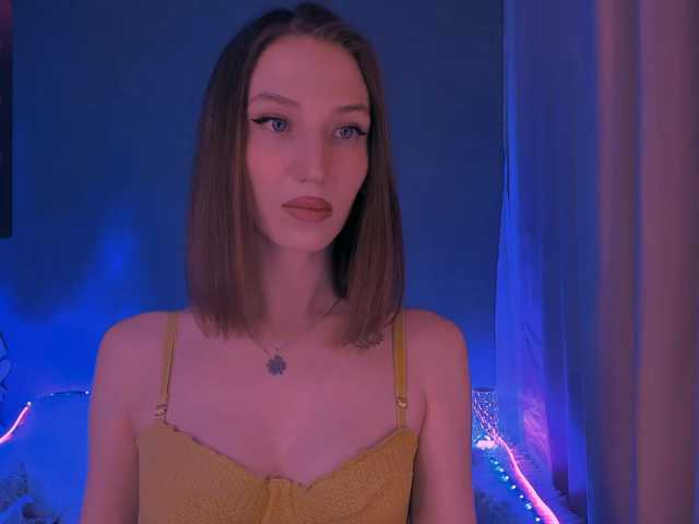 ellaamber's BongaCams show and profile