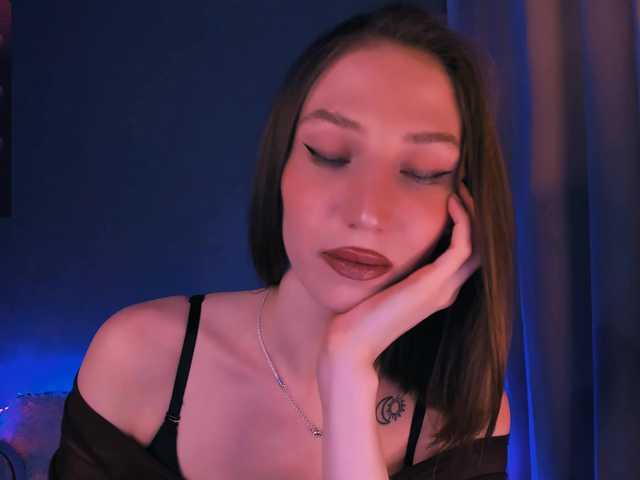 ellaamber's BongaCams show and profile