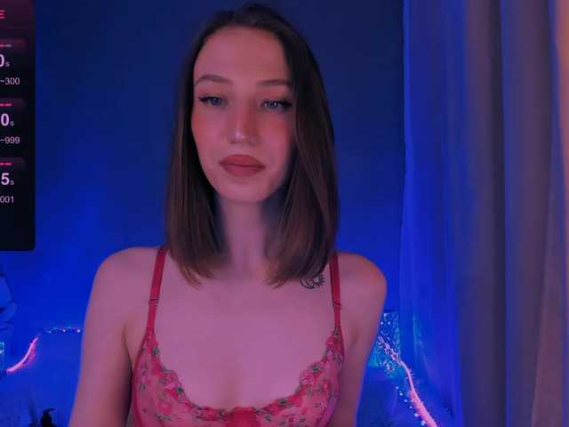 ellaamber's BongaCams show and profile