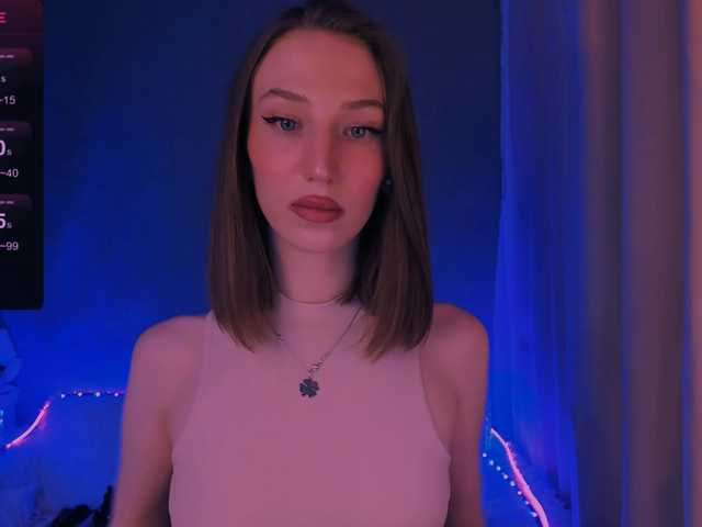 ellaamber's BongaCams show and profile