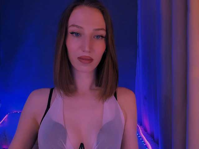ellaamber's BongaCams show and profile