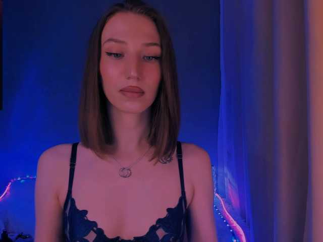 ellaamber's BongaCams show and profile