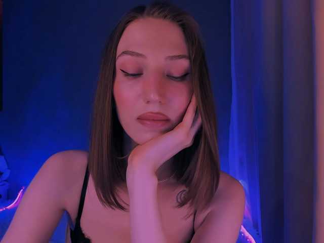 ellaamber's BongaCams show and profile