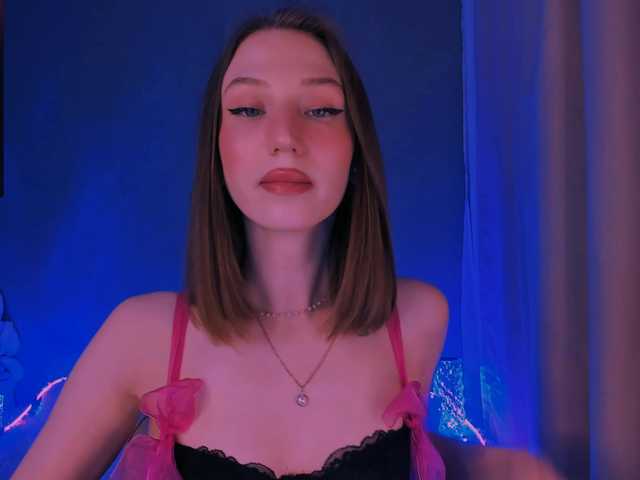 ellaamber's BongaCams show and profile