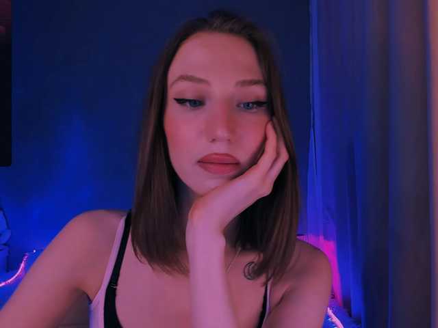 ellaamber's BongaCams show and profile