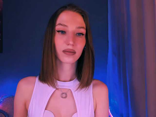 ellaamber's BongaCams show and profile