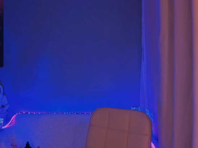 ellaamber's BongaCams show and profile