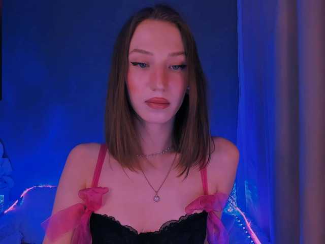 ellaamber's BongaCams show and profile