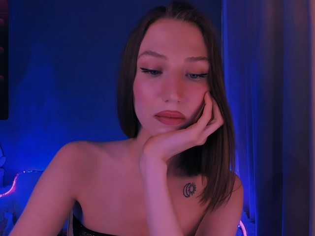 ellaamber's BongaCams show and profile