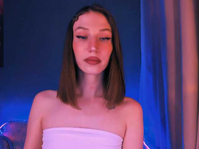 ellaamber's BongaCams show and profile