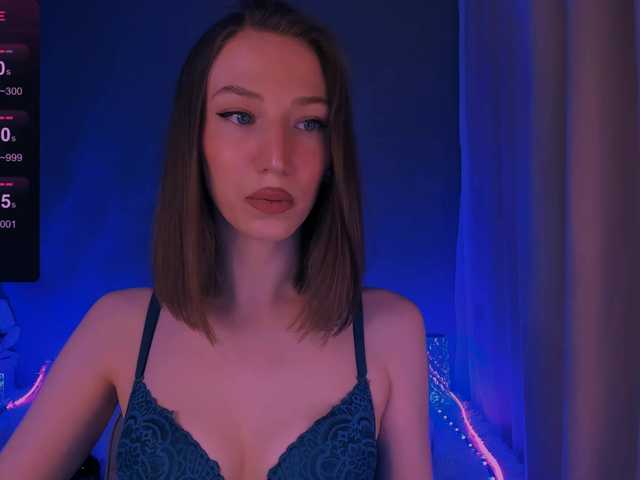 ellaamber's BongaCams show and profile