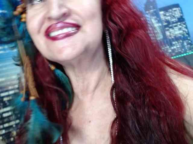 Lucy-mature webcam