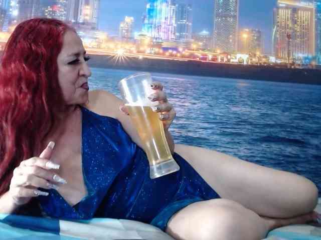Lucy-mature webcam
