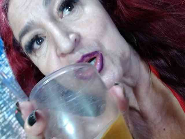 Lucy-mature webcam