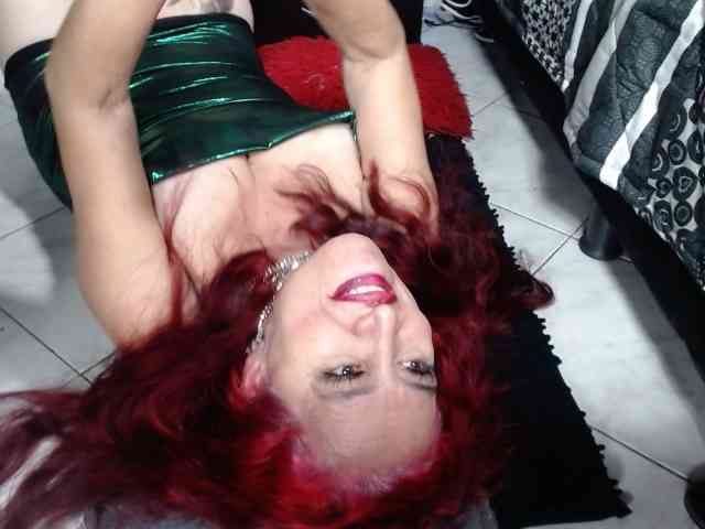 Lucy-mature webcam