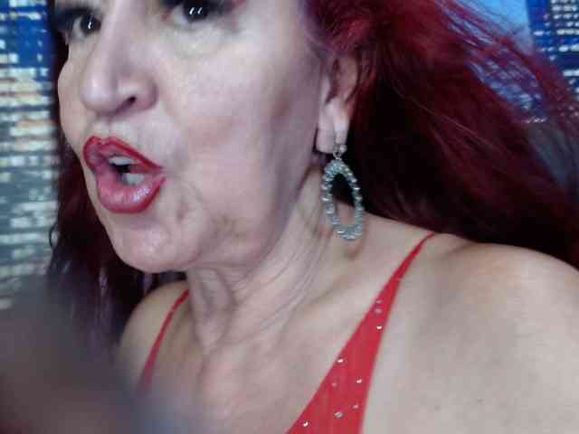 Lucy-mature webcam