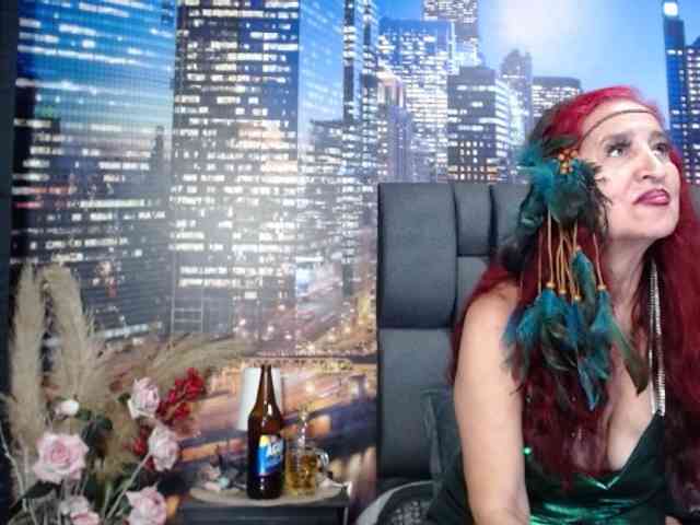 Lucy-mature webcam
