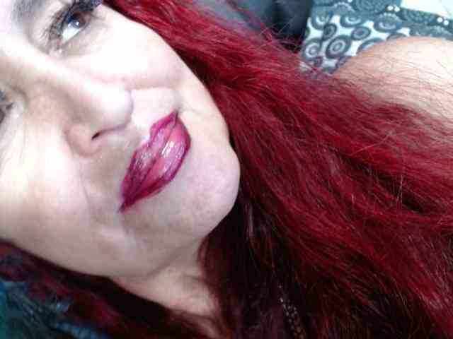 Lucy-mature webcam