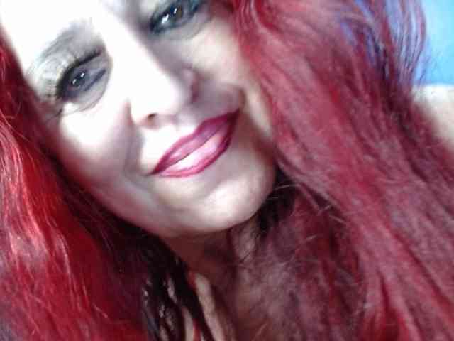 Lucy-mature webcam